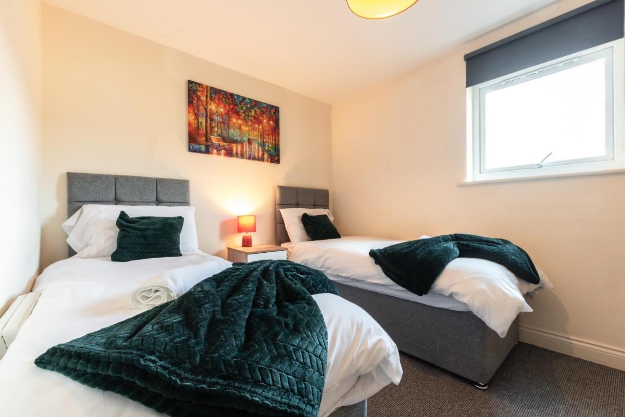 Best Price! 2 Bed City Centre - 4 Single Beds Or 2 Super King, Smart Tvs, Sofa Bed & Free Secure Parking سوثامبتون المظهر الخارجي الصورة